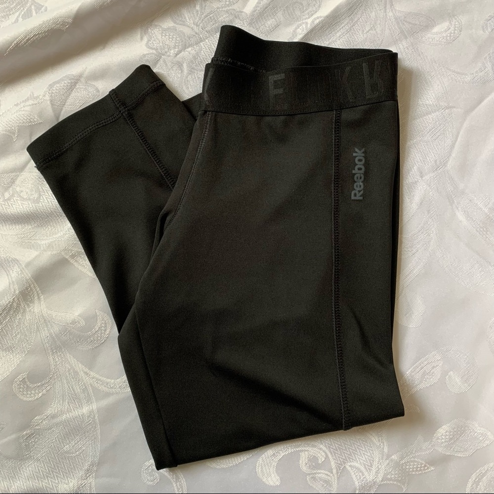 Reebok Black Knee Length capri workout pants